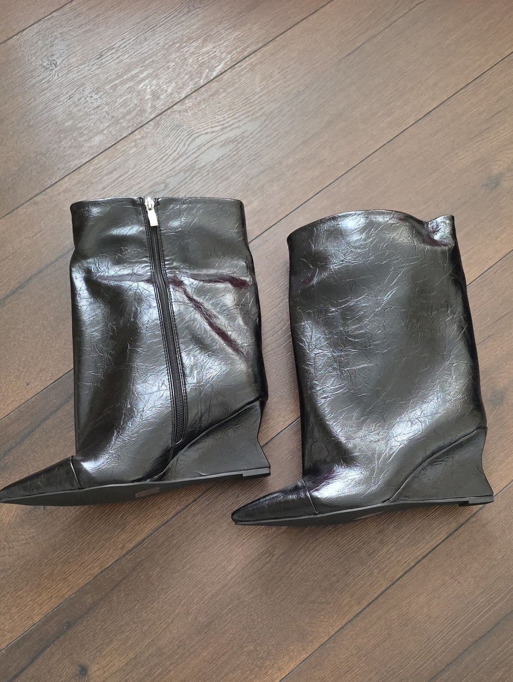 Azalea Wang AkriaVINCI BLACK WEDGE BOOTIE